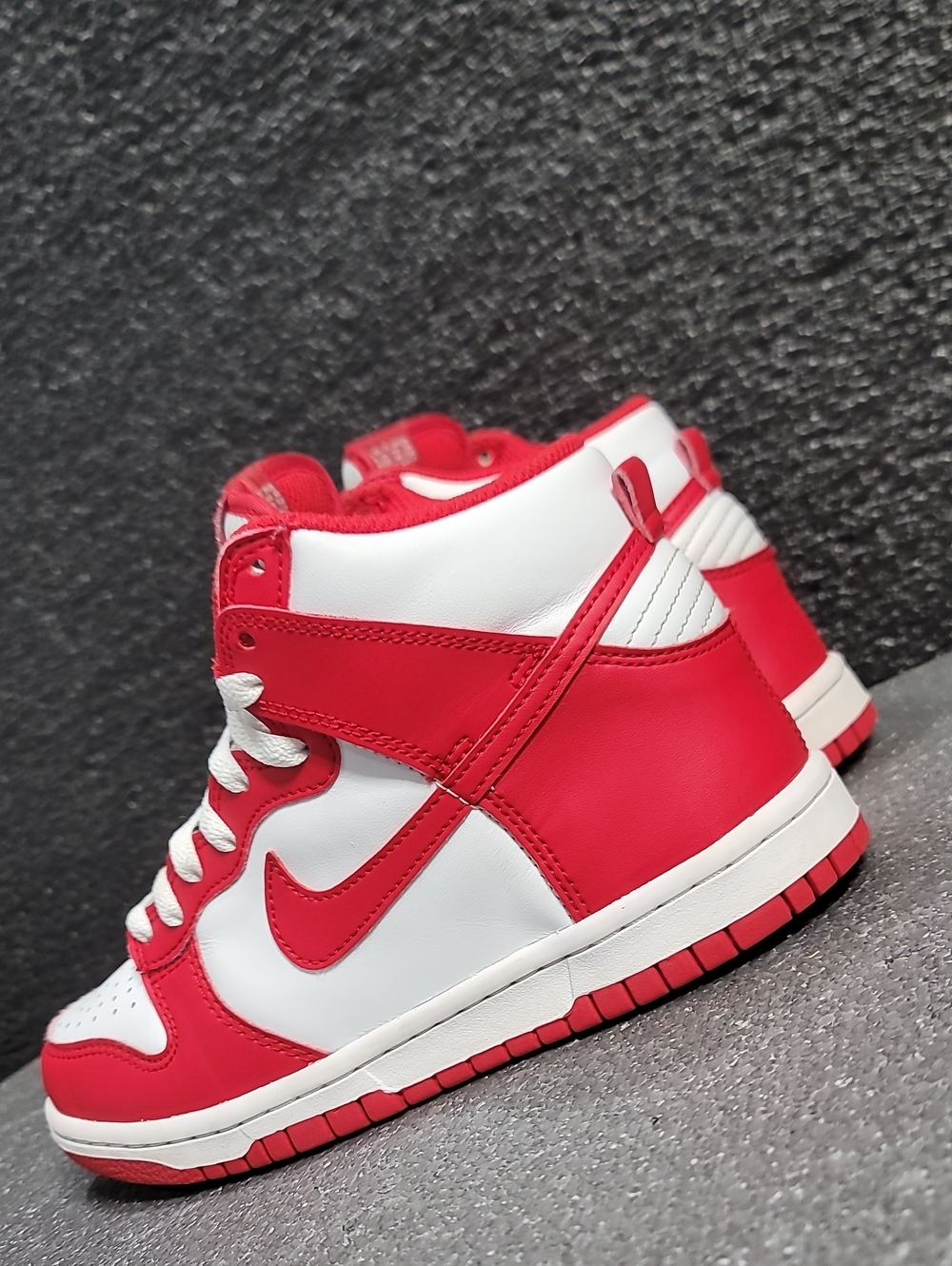 Nike Dunk High "University Red" Wmns 6 Great Condition, Ships Today - Picture 5 of 15